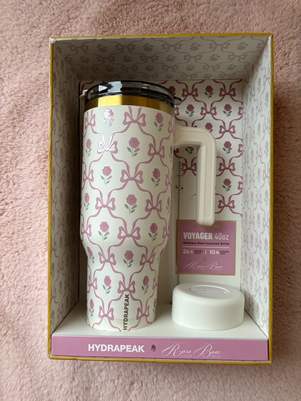 Hydrapeak Rose Bow Voyager 40oz Insulated Travel Mug in Pink Cream
